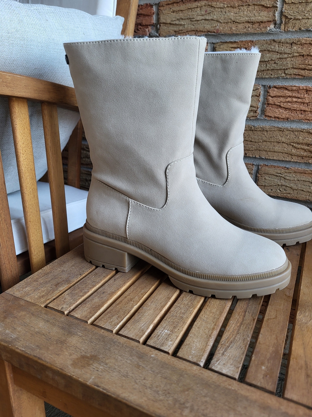 Women's Cream Mid-Calf Casual Boots By Rocket Dog Size 7